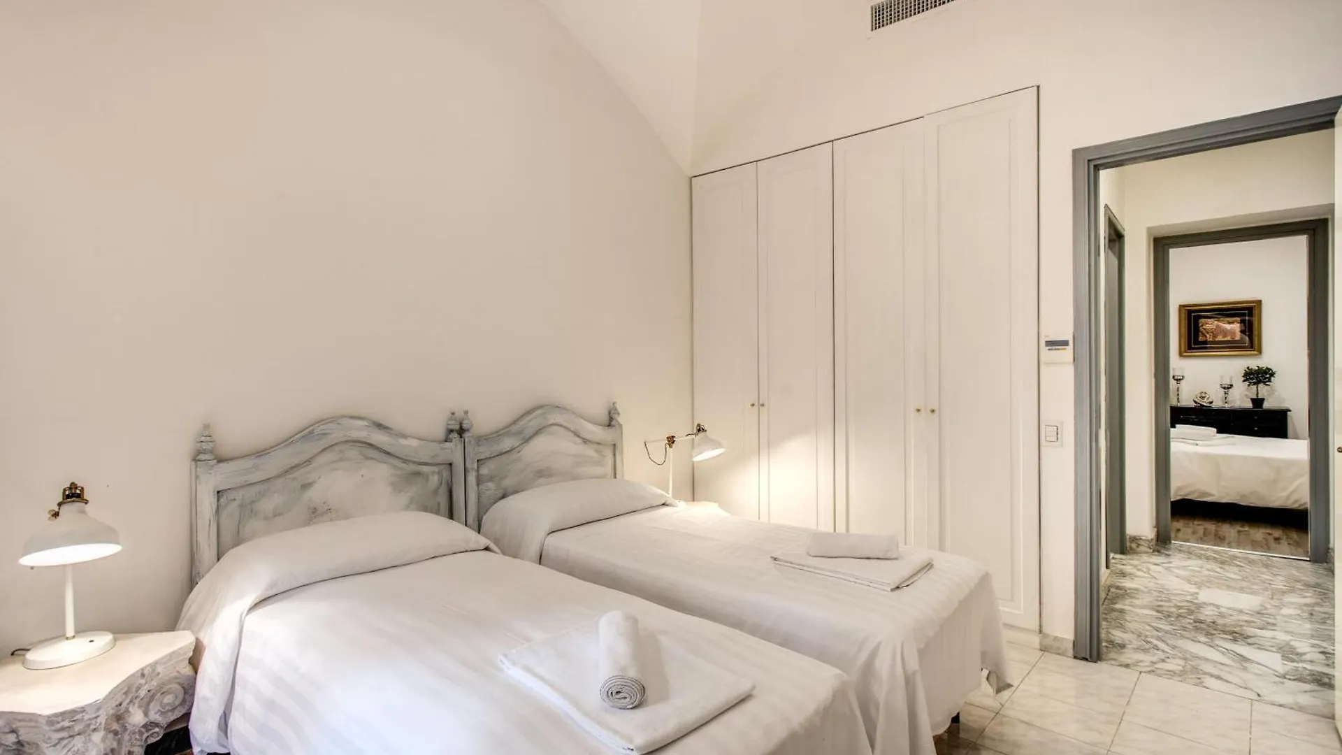 Apartment Casa Vacanze Crispi Rome